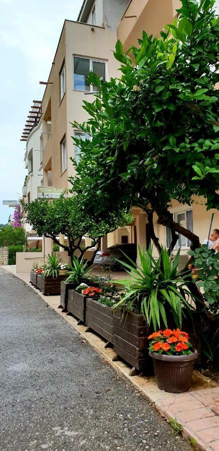 Apartments Lati Ulcinj Exterior photo